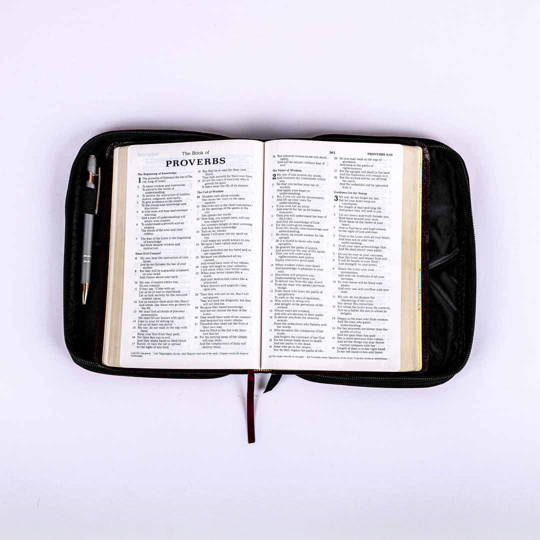 Bible Cover Canvas Trust In The Lord M- Swanson Christian Products