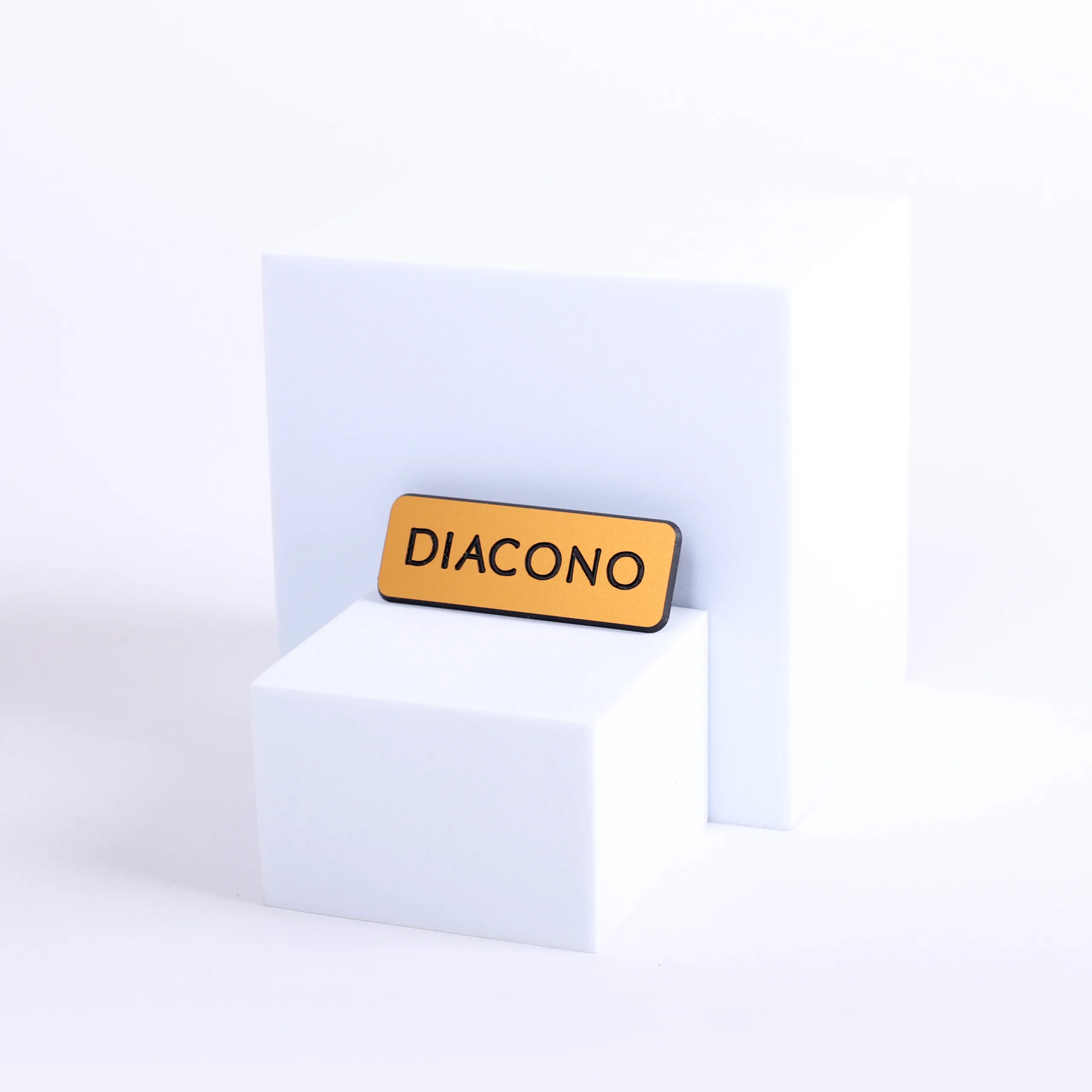 Badge Engraved - Spanish Contemporary Diacono/Deacon - Gold Pin | Swanson Christian Products