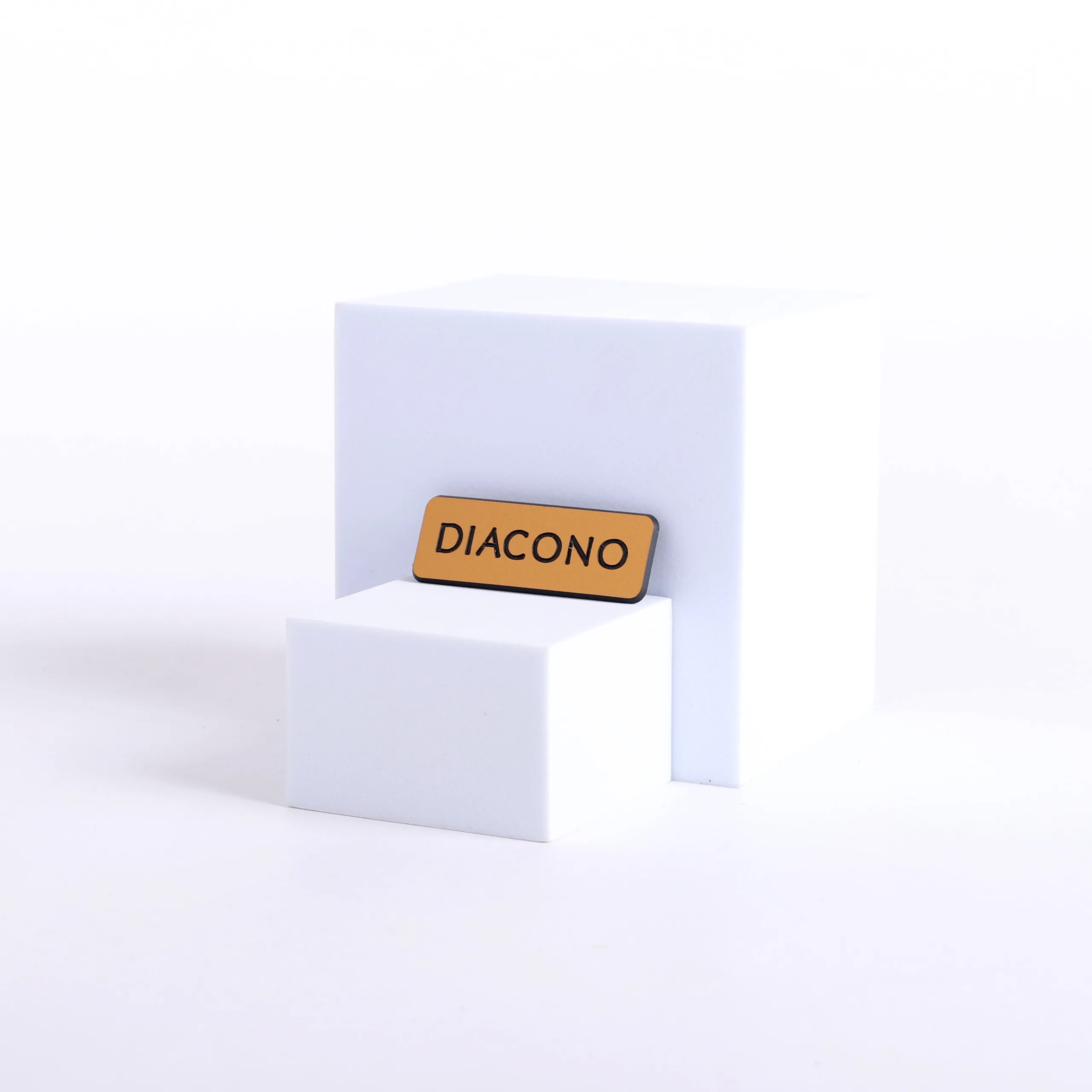 Badge Engraved - Spanish Contemporary Diacono - Gold Magnet - Image 3