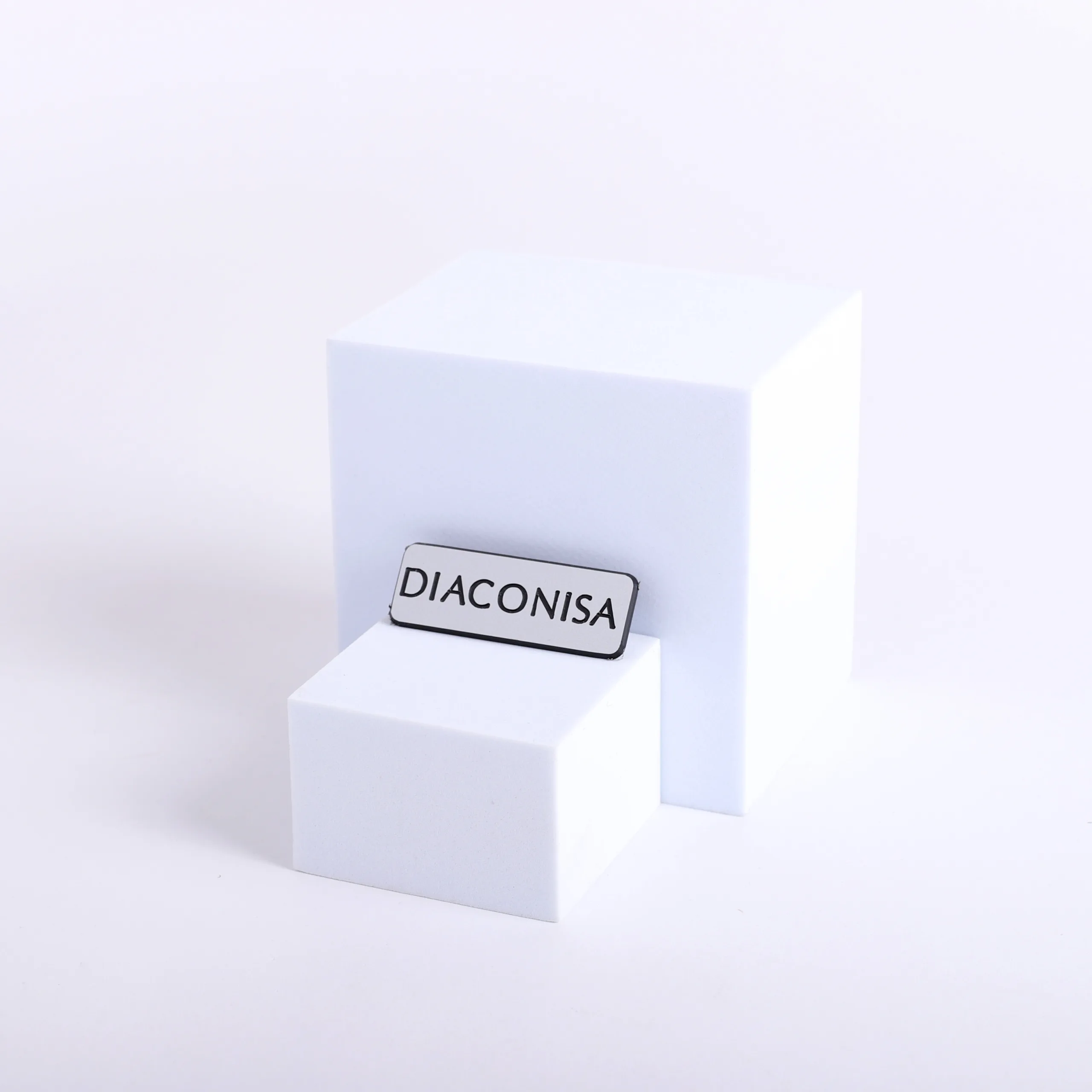 Diaconisa deacon spanish silver magnetic badge