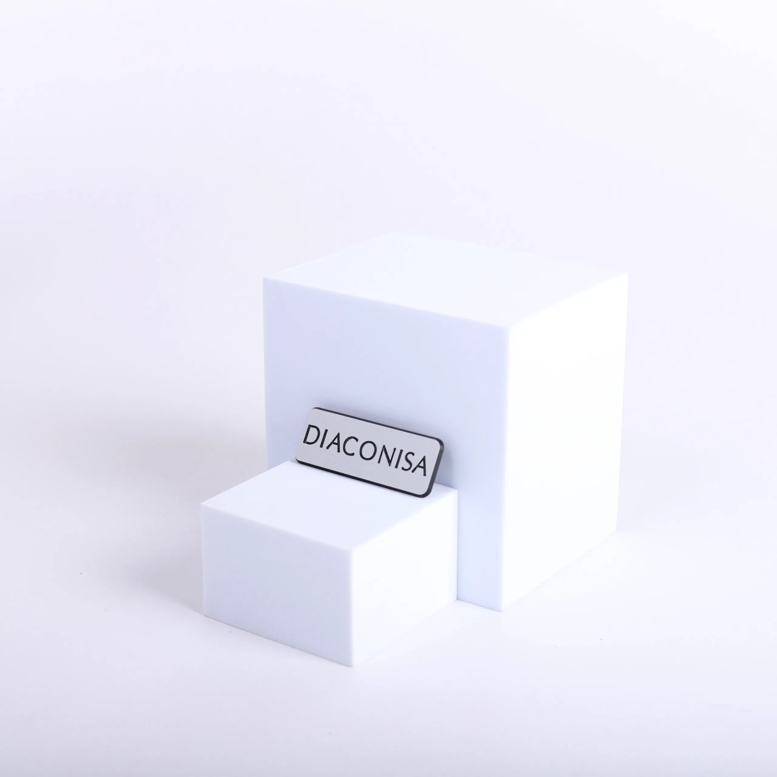 Badge Engraved - Spanish Contemporary Diaconisa - Silver Magnet - Image 3
