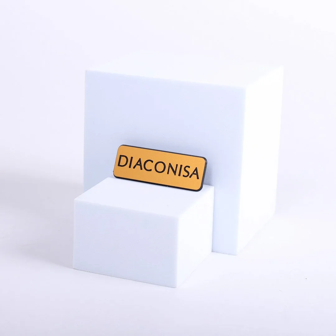 Badge Engraved - Spanish Contemporary Diaconisa - Gold Pin