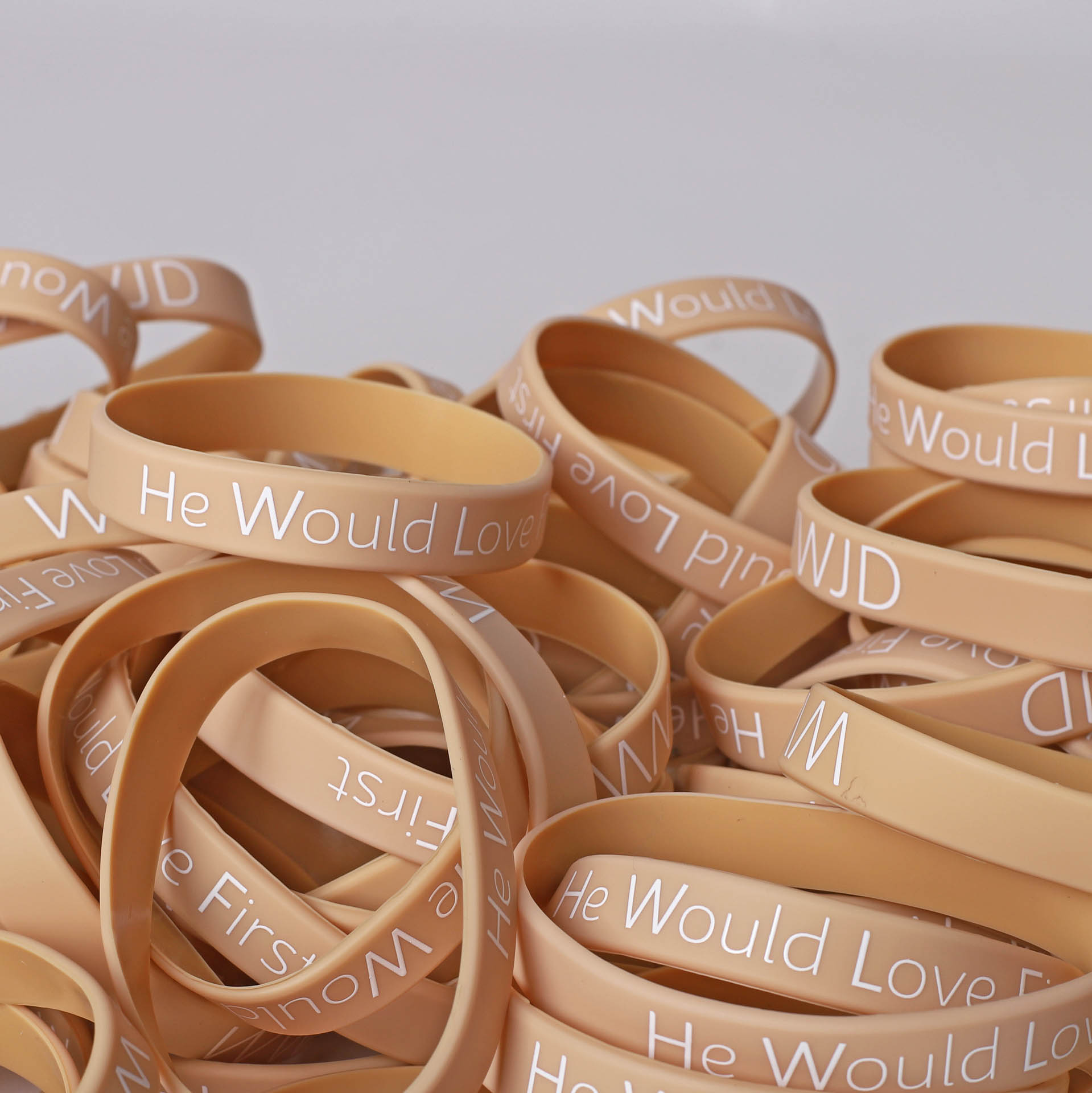 Bracelet Silicone Wwjd He Would Peach Pk100 | Swanson Christian Products