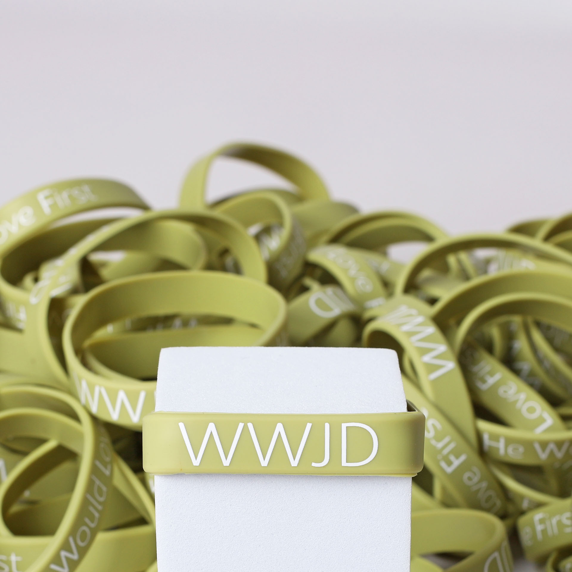Bracelet Silicone - Wwjd He Would - Sage - Pk100 | Swanson Christian Products