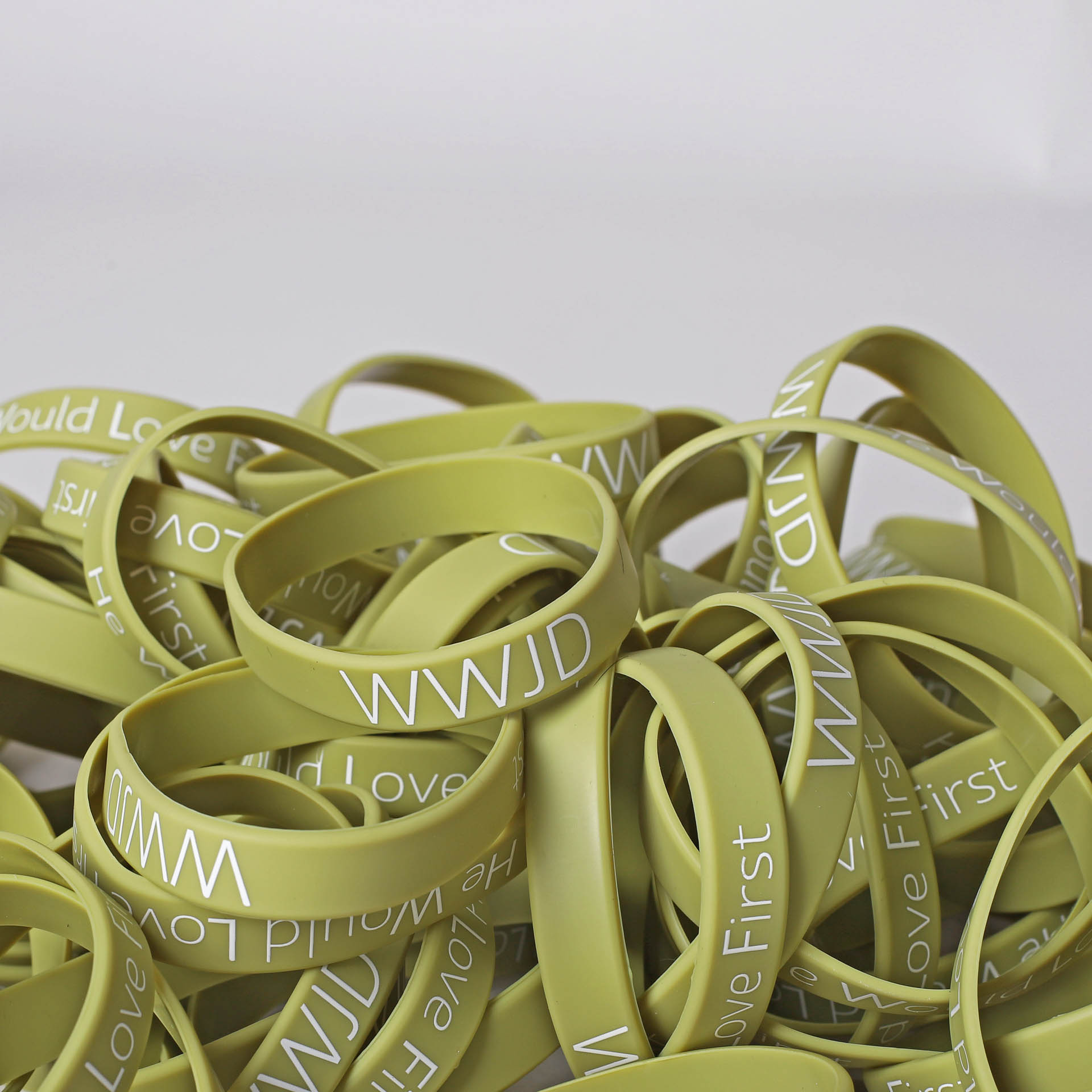 Bracelet Silicone - Wwjd He Would - Sage - Pk100 | Swanson Christian Products