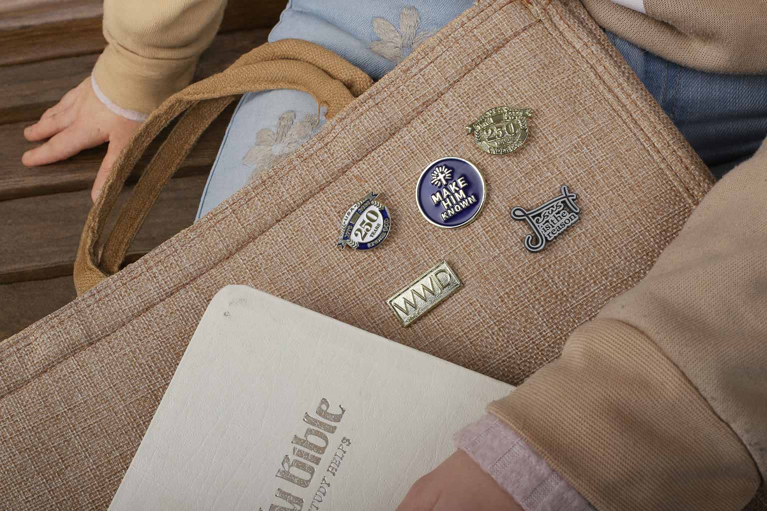 lapels on bag